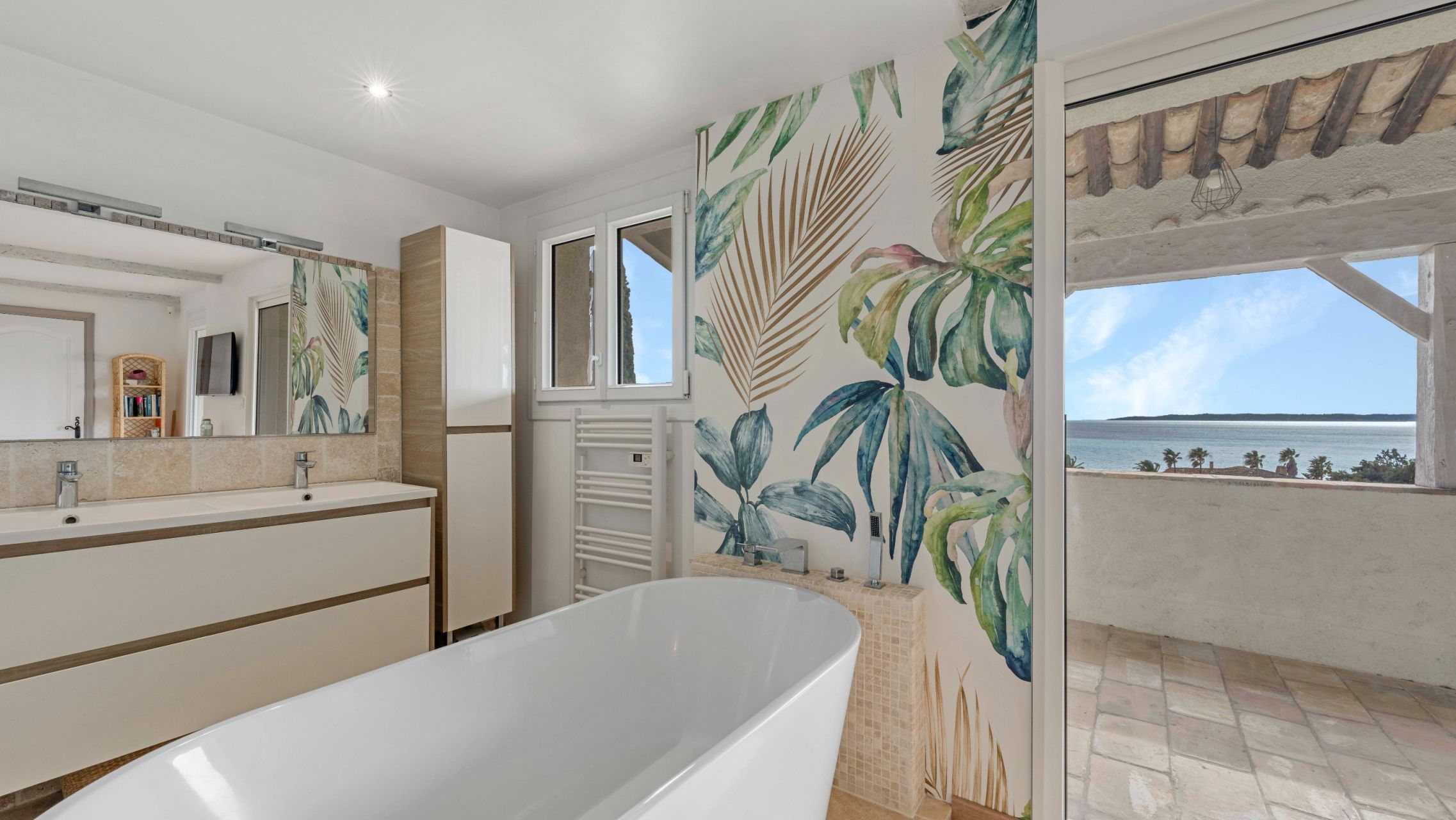 villa de luxe 10 Pièces en vente sur LES ISSAMBRES (83380)