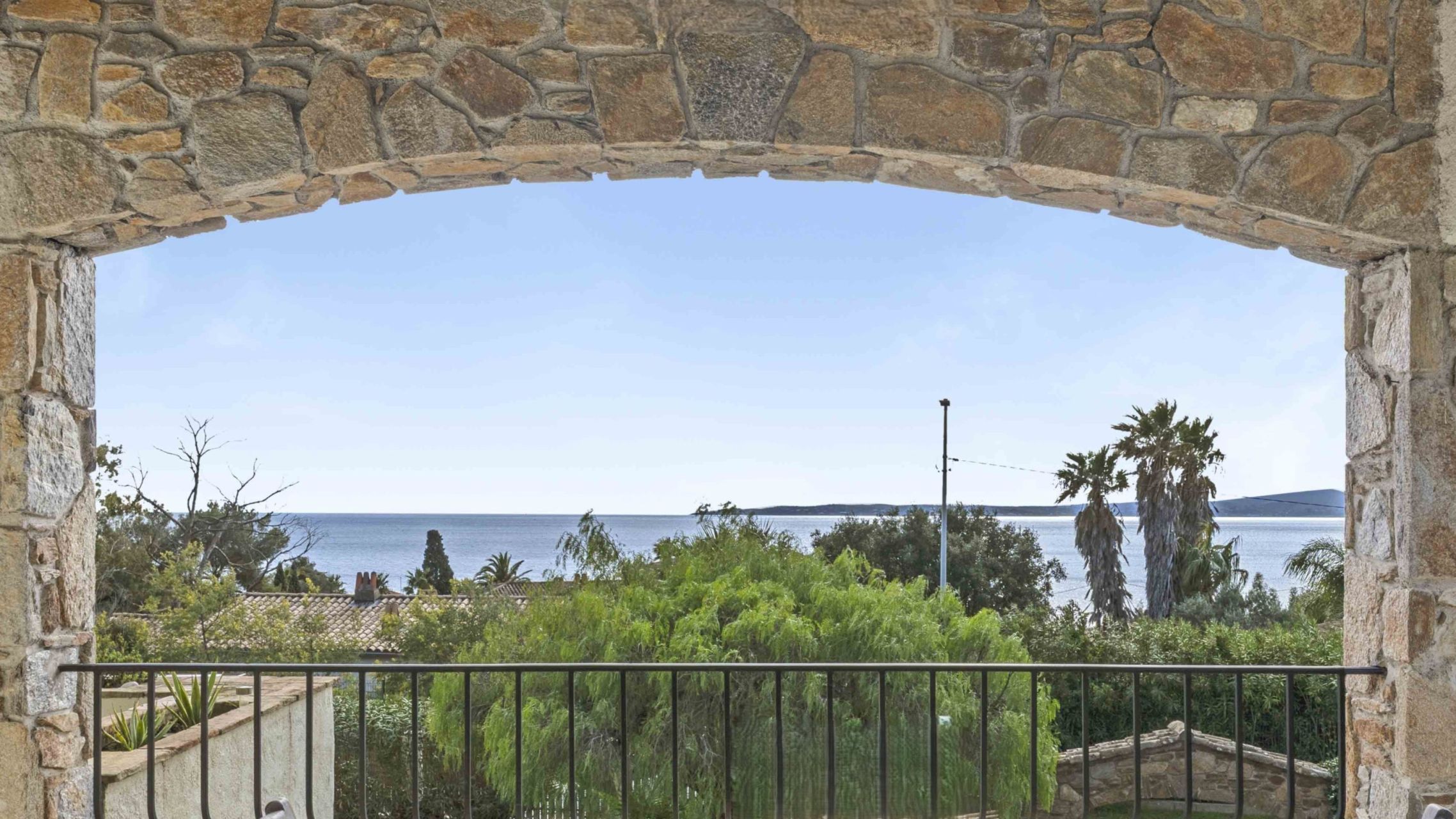 villa de luxe 10 Pièces en vente sur LES ISSAMBRES (83380)