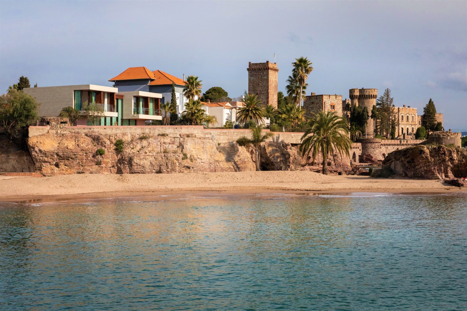 maison contemporaine 10 Pièces en vente sur MANDELIEU LA NAPOULE (06210)