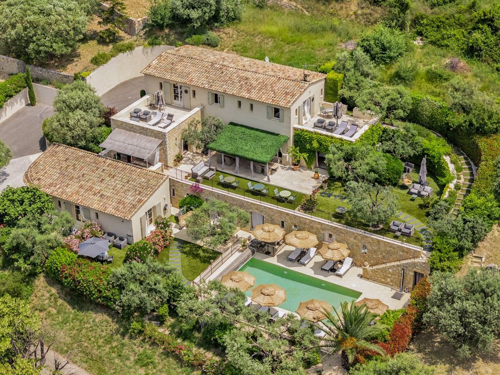 luxury provencale house 10 Rooms for sale on FAYENCE (83440)