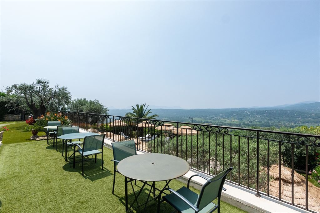 luxury provencale house 10 Rooms for sale on FAYENCE (83440)