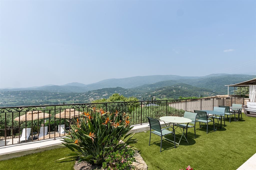 luxury provencale house 10 Rooms for sale on FAYENCE (83440)