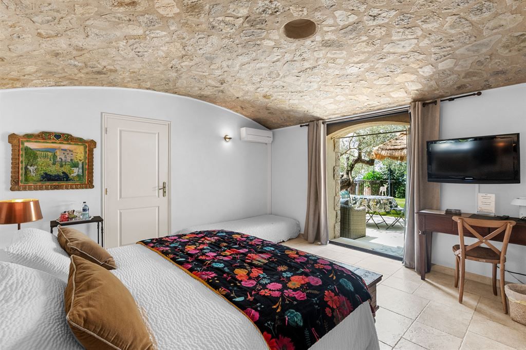 luxury provencale house 10 Rooms for sale on FAYENCE (83440)
