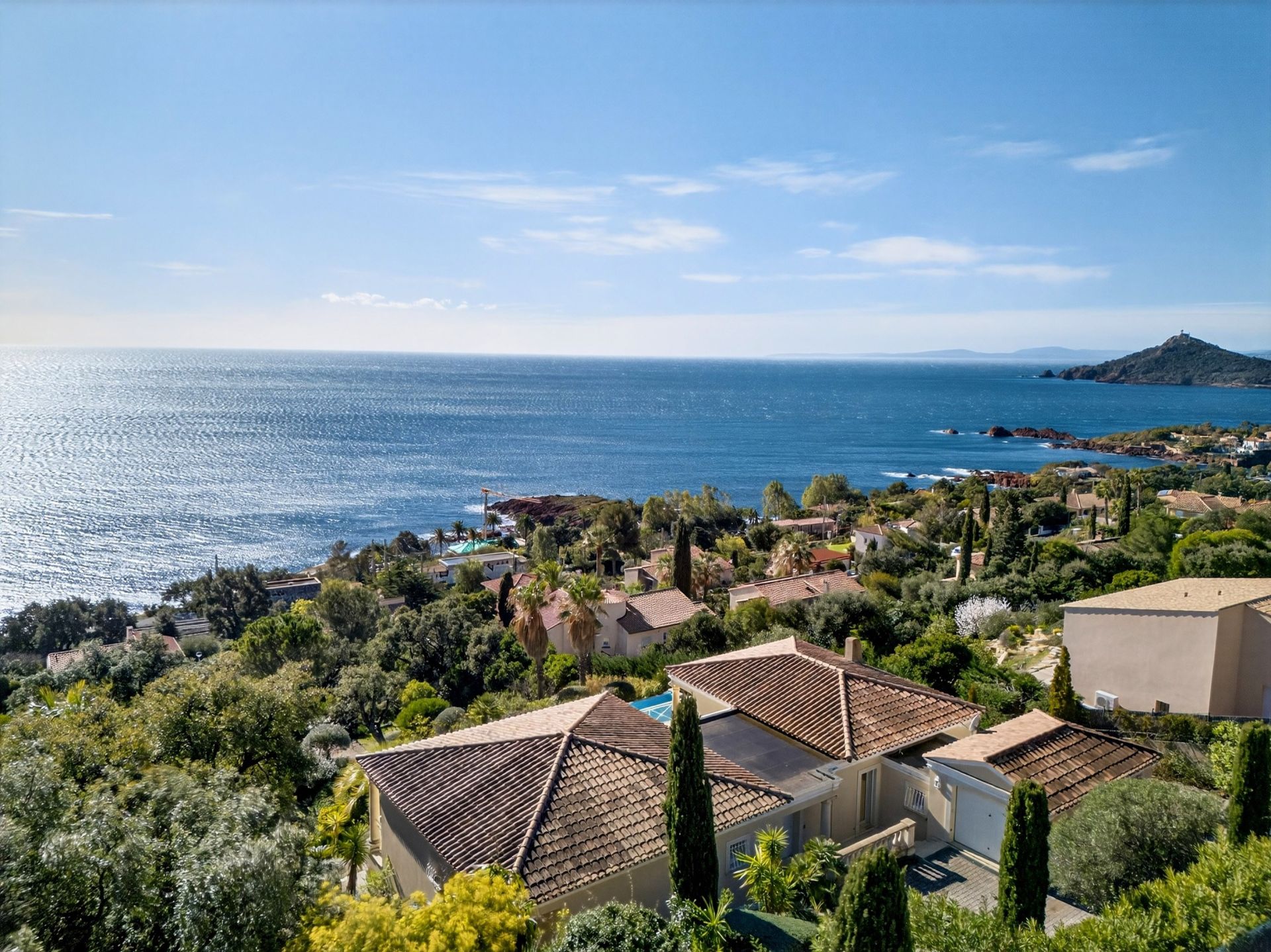 villa de luxe 7 Pièces en vente sur ANTHEOR (83530)