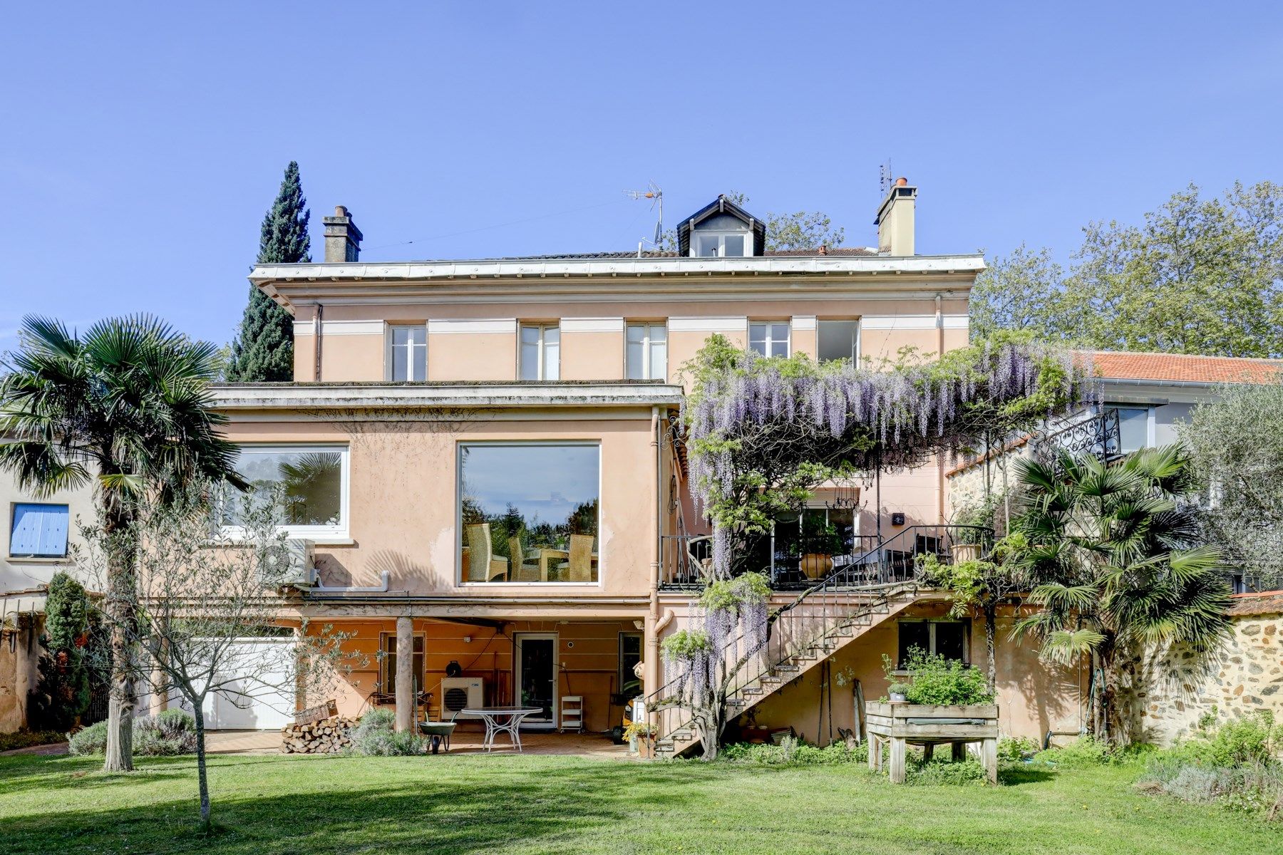 townhouse 15 Rooms for sale on CASTRES (81100)
