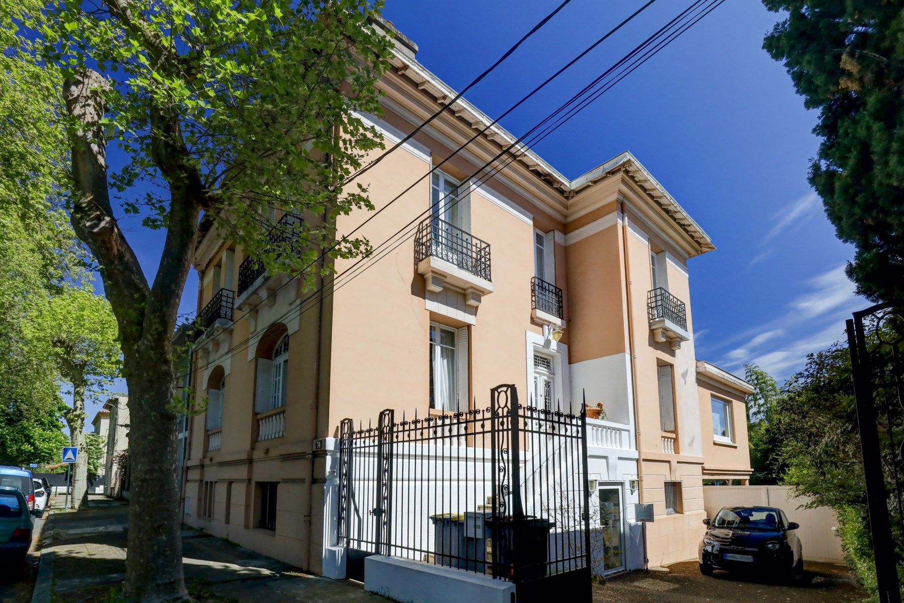 townhouse 15 Rooms for sale on CASTRES (81100)