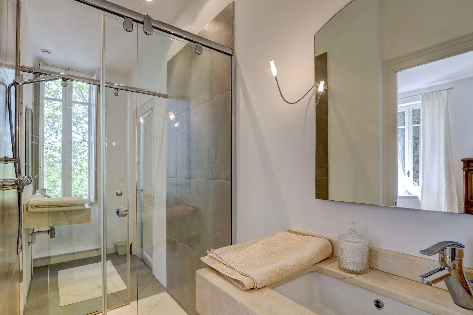 townhouse 15 Rooms for sale on CASTRES (81100)