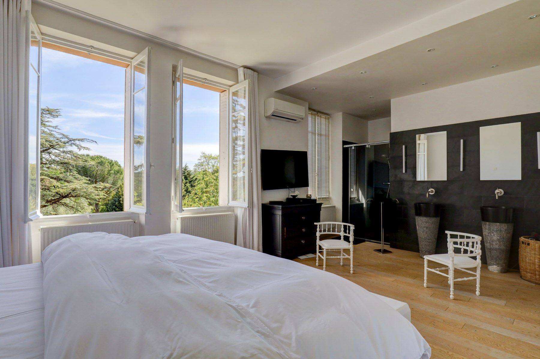 townhouse 15 Rooms for sale on CASTRES (81100)