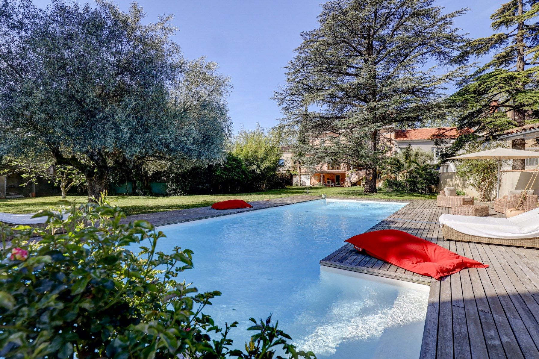 townhouse 15 Rooms for sale on CASTRES (81100)
