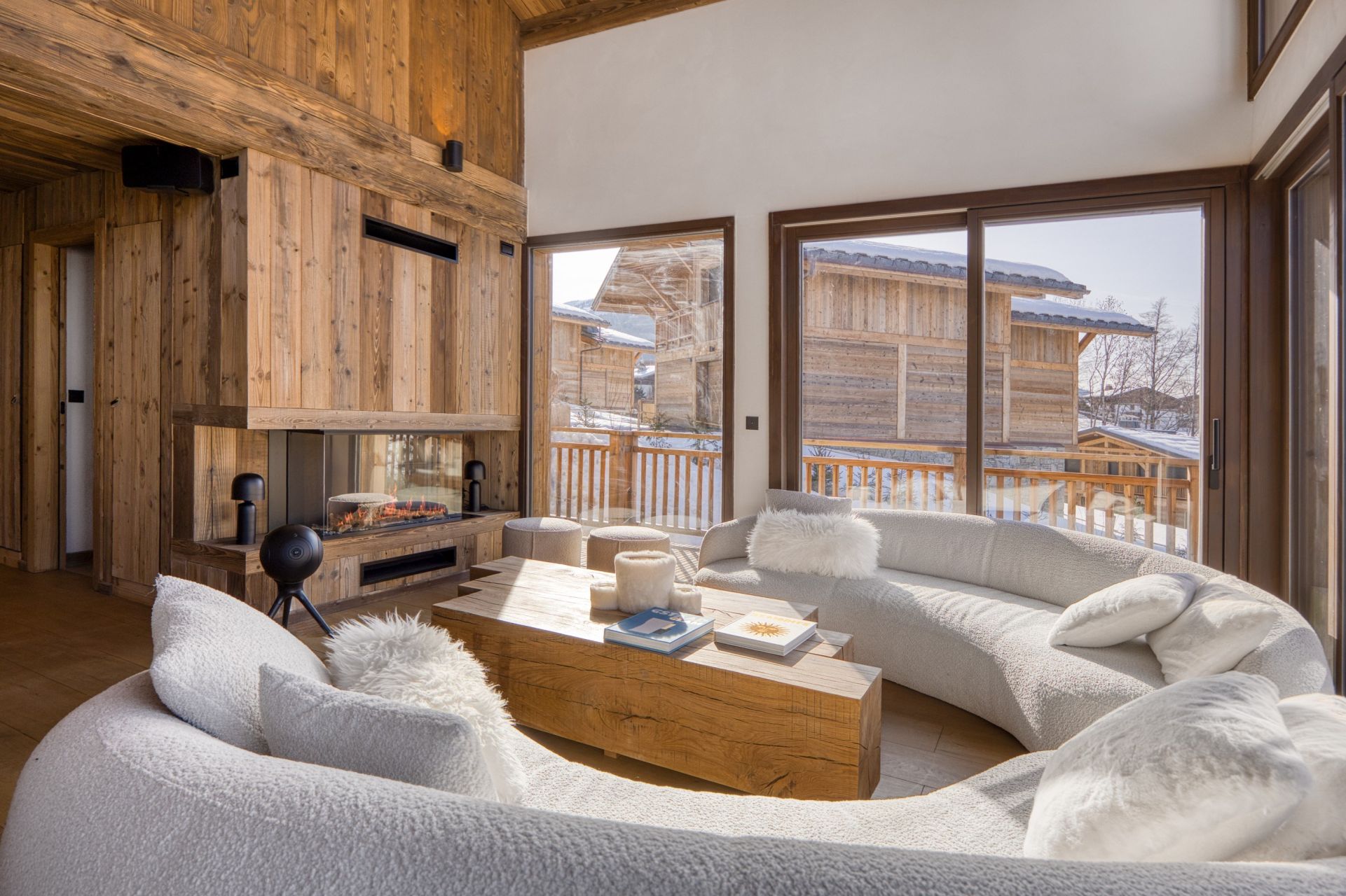 luxury chalet 8 Rooms for seasonal rent on MEGEVE (74120)
