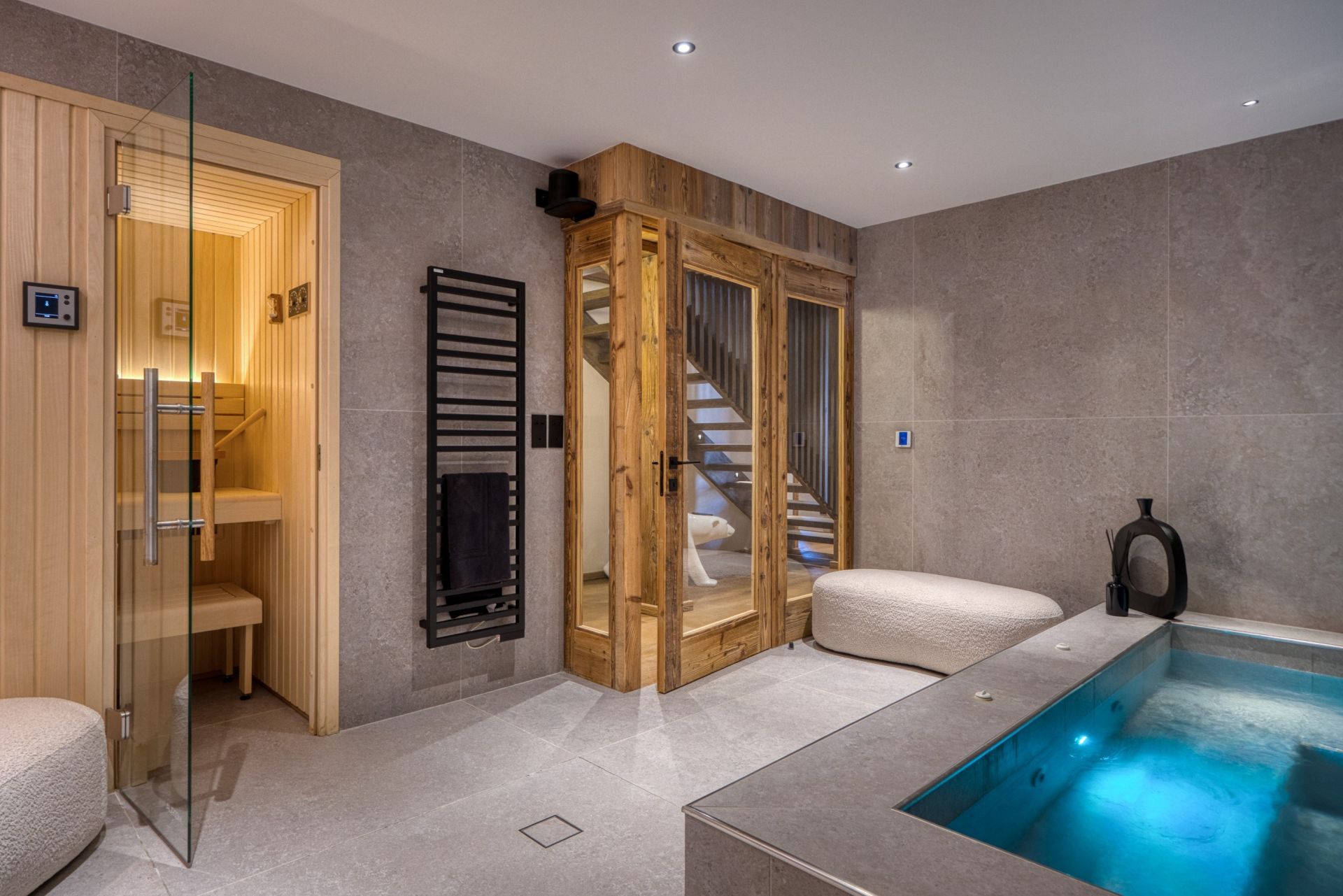 luxury chalet 8 Rooms for seasonal rent on MEGEVE (74120)