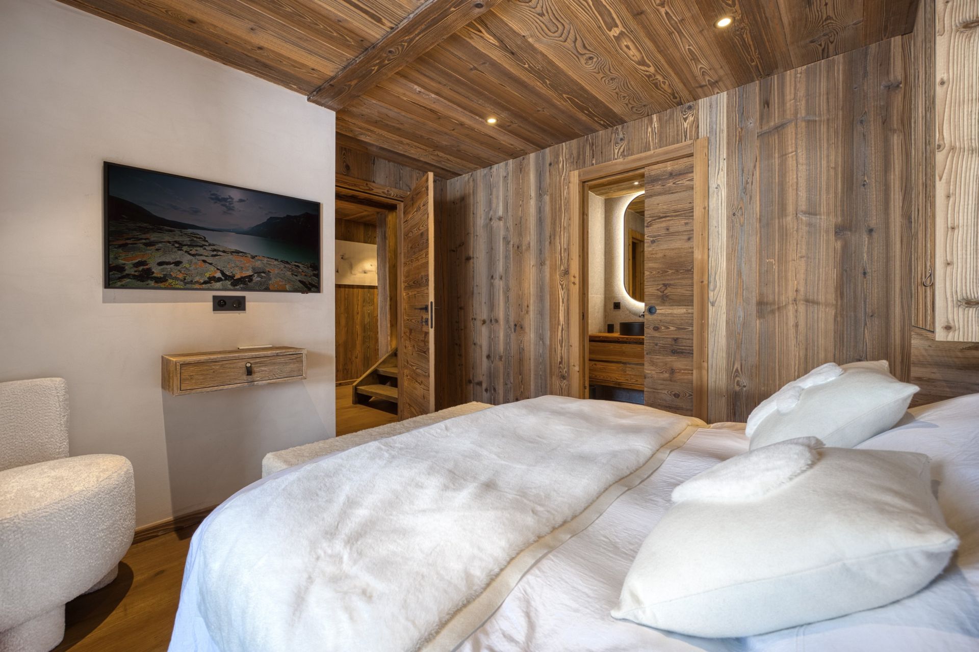luxury chalet 8 Rooms for seasonal rent on MEGEVE (74120)
