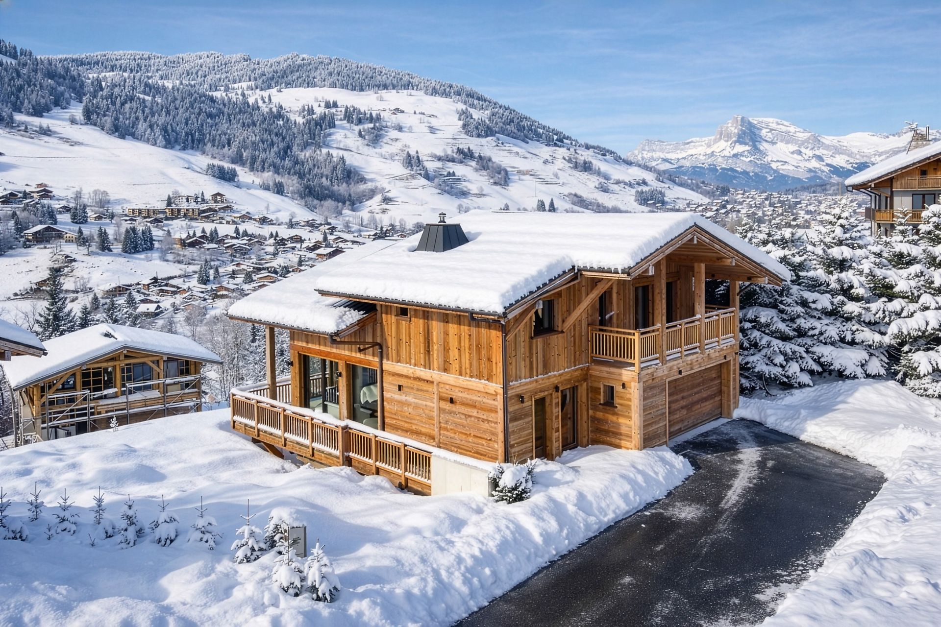 luxury chalet 8 Rooms for seasonal rent on MEGEVE (74120)