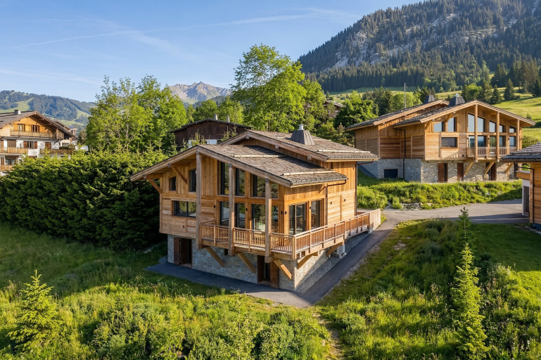 luxury chalet 8 Rooms for seasonal rent on MEGEVE (74120)