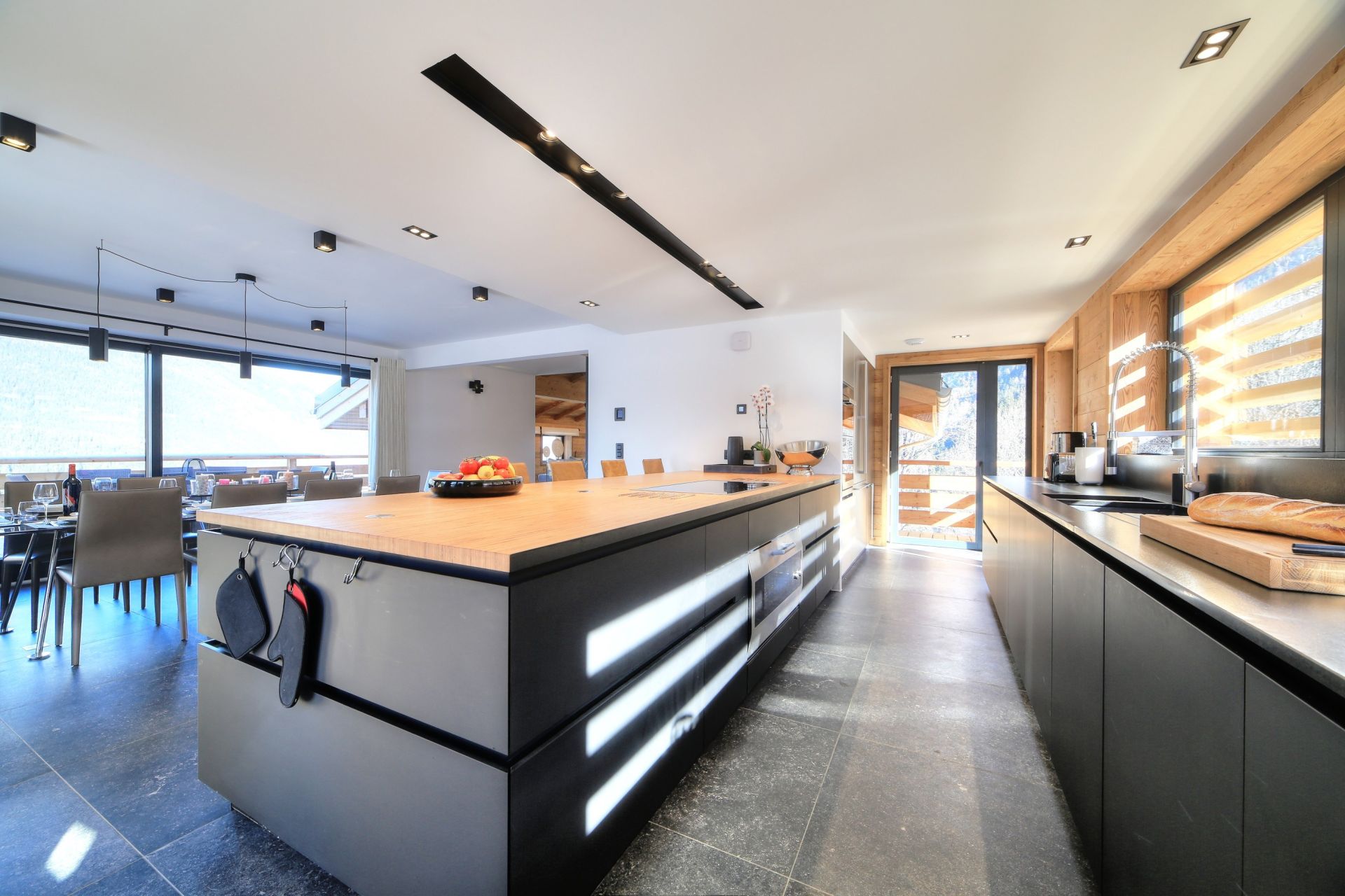 luxury chalet 12 Rooms for sale on CHAMONIX MONT BLANC (74400)