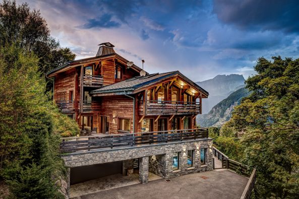 luxury chalet 12 Rooms for sale on CHAMONIX MONT BLANC (74400)