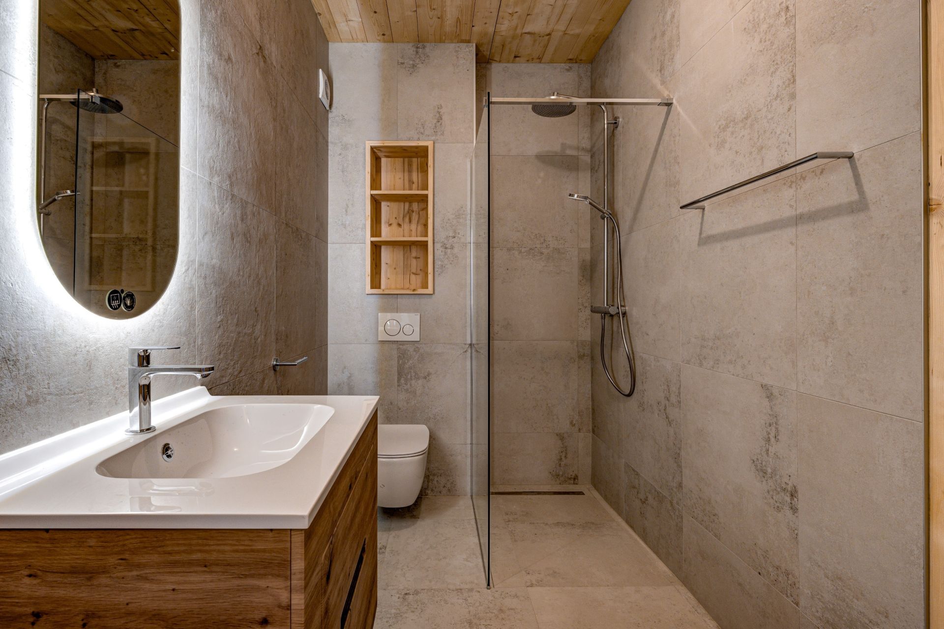 luxury chalet 7 Rooms for sale on ARGENTIERE (74400)