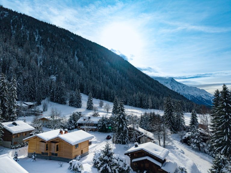luxury chalet 7 Rooms for sale on ARGENTIERE (74400)