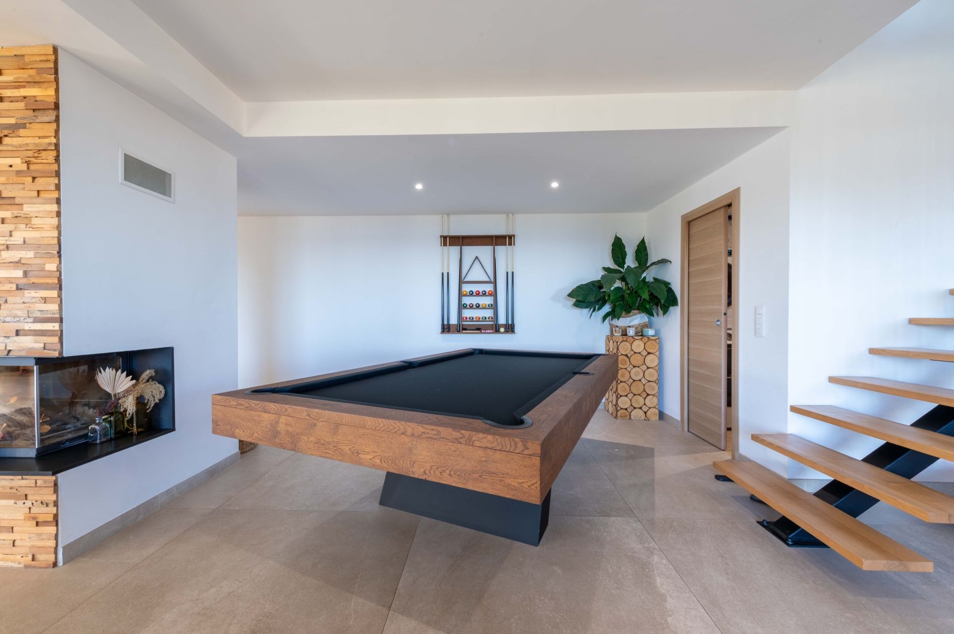 luxury villa 6 Rooms for sale on LE GOLFE JUAN (06220)