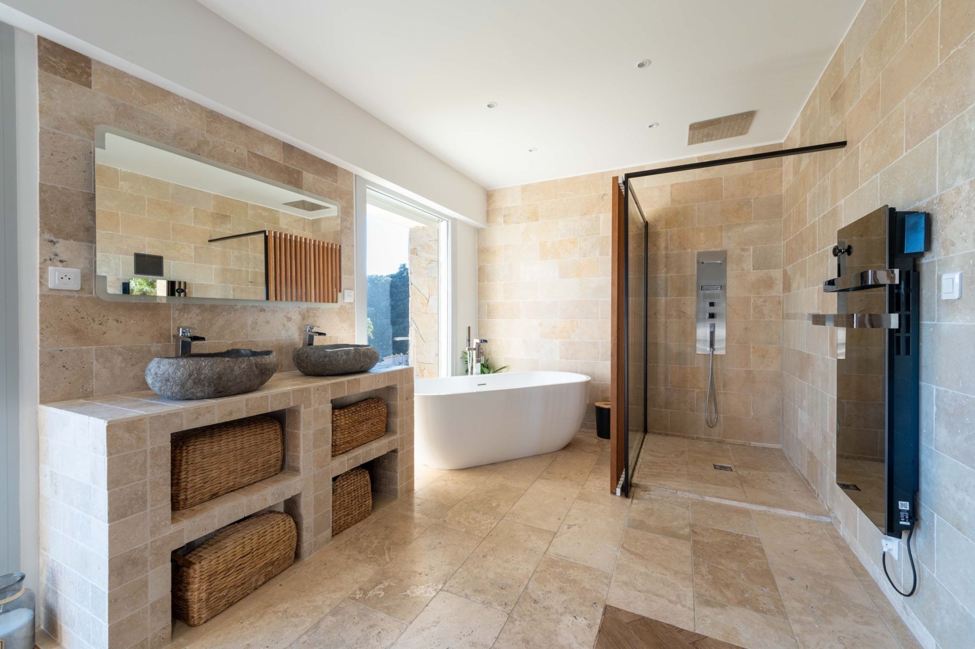 luxury villa 6 Rooms for sale on LE GOLFE JUAN (06220)