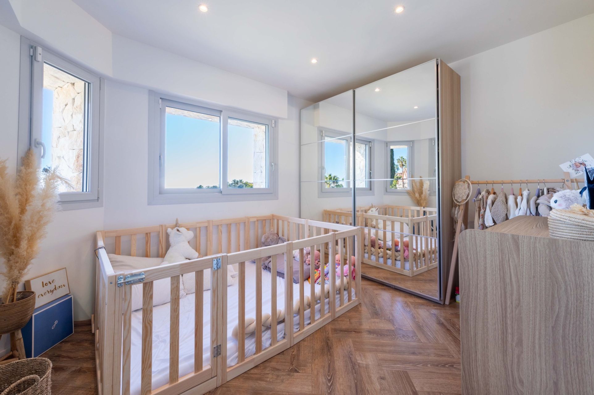 luxury villa 6 Rooms for sale on LE GOLFE JUAN (06220)