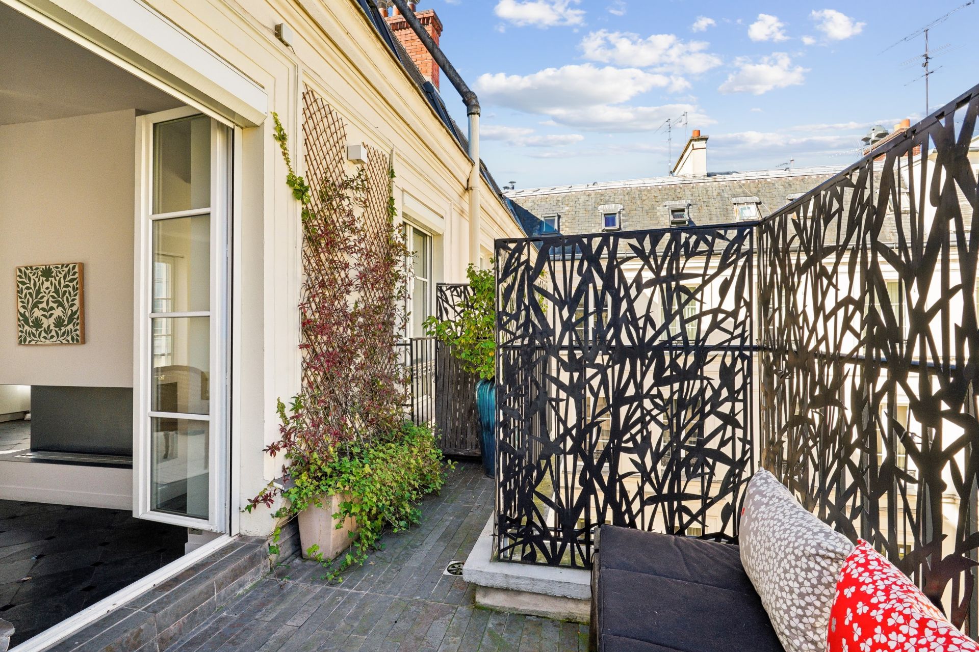 luxury apartment 5 Rooms for sale on PARIS (75006)
