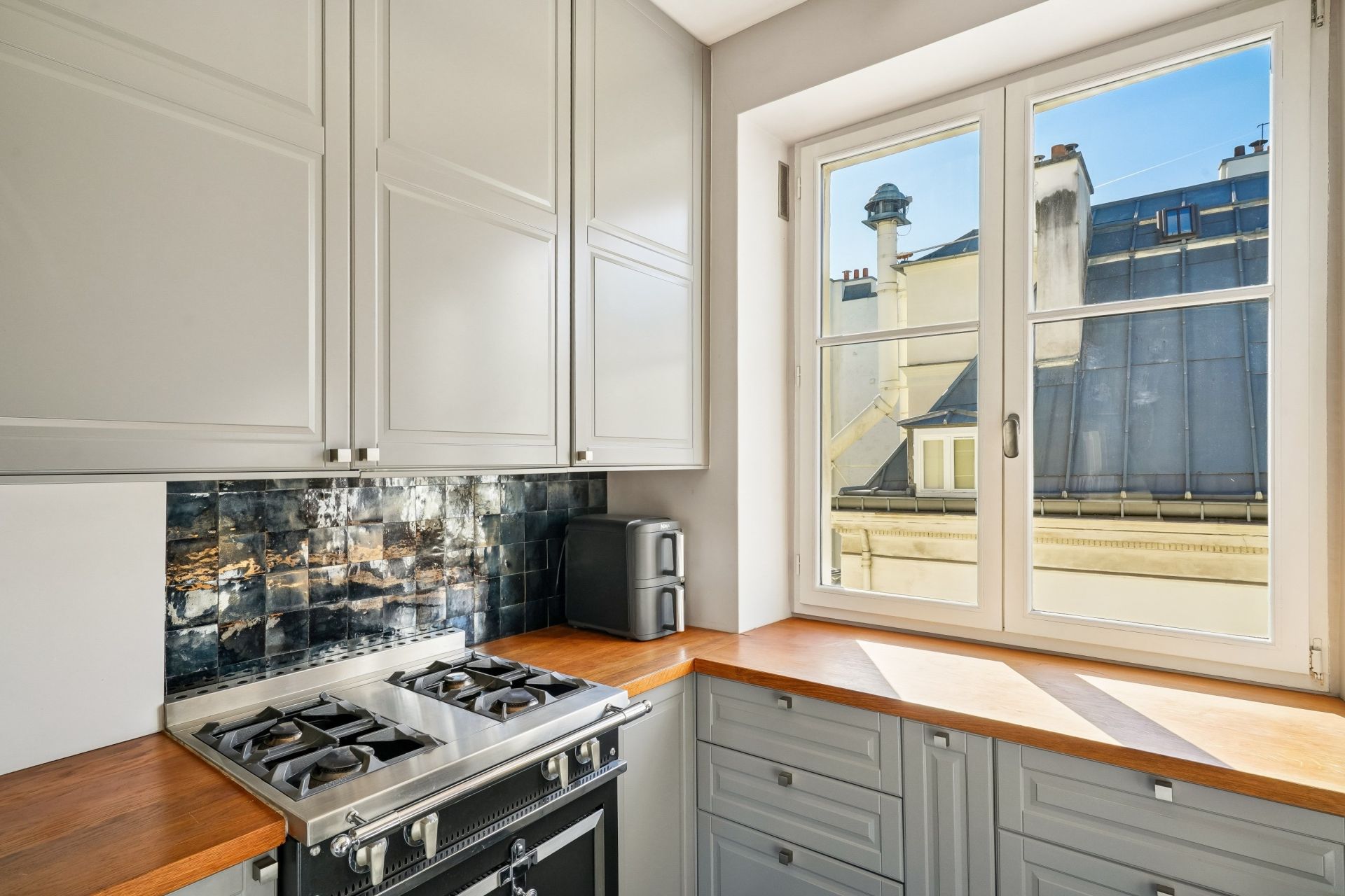 luxury apartment 5 Rooms for sale on PARIS (75006)