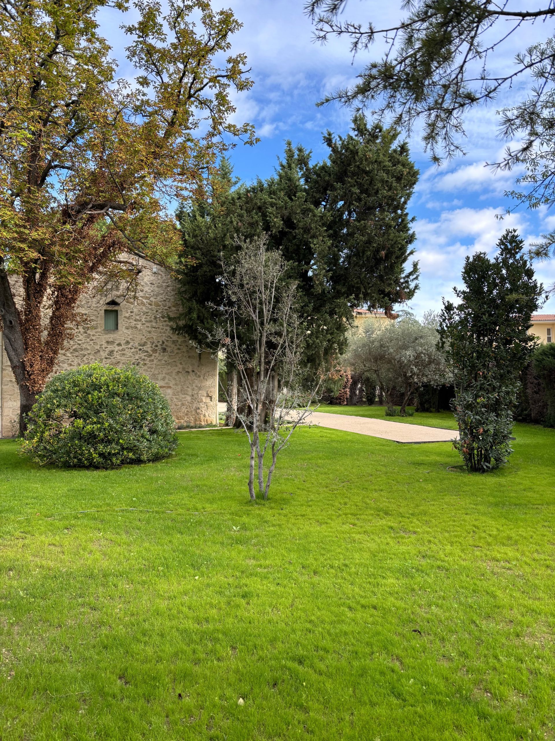 mas 8 Rooms for sale on UZES (30700)