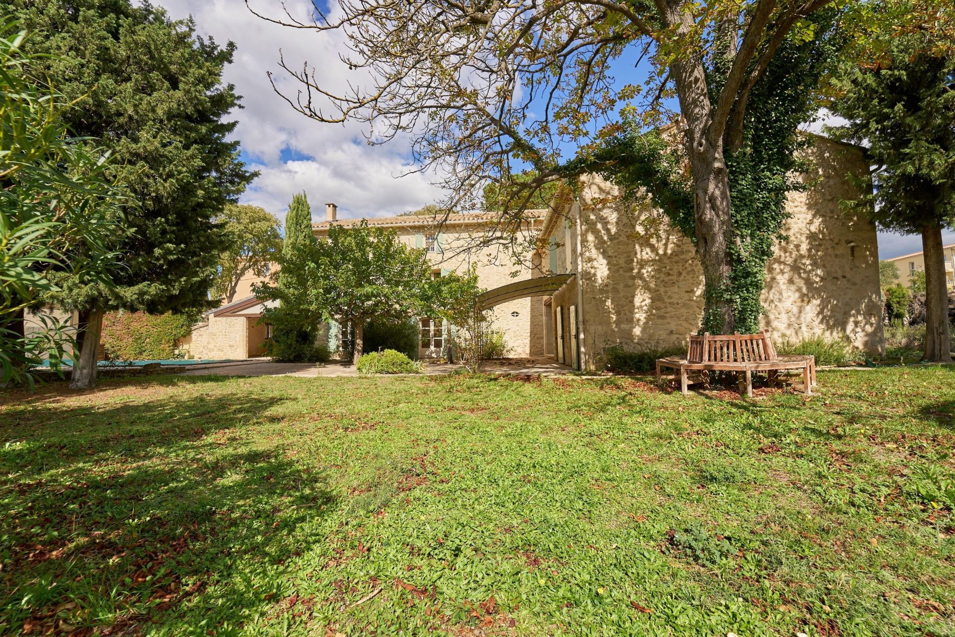 mas 8 Pièces en vente sur UZES (30700)