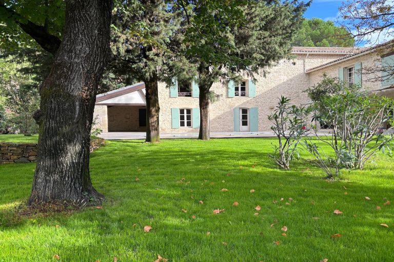 mas 8 Pièces en vente sur UZES (30700)