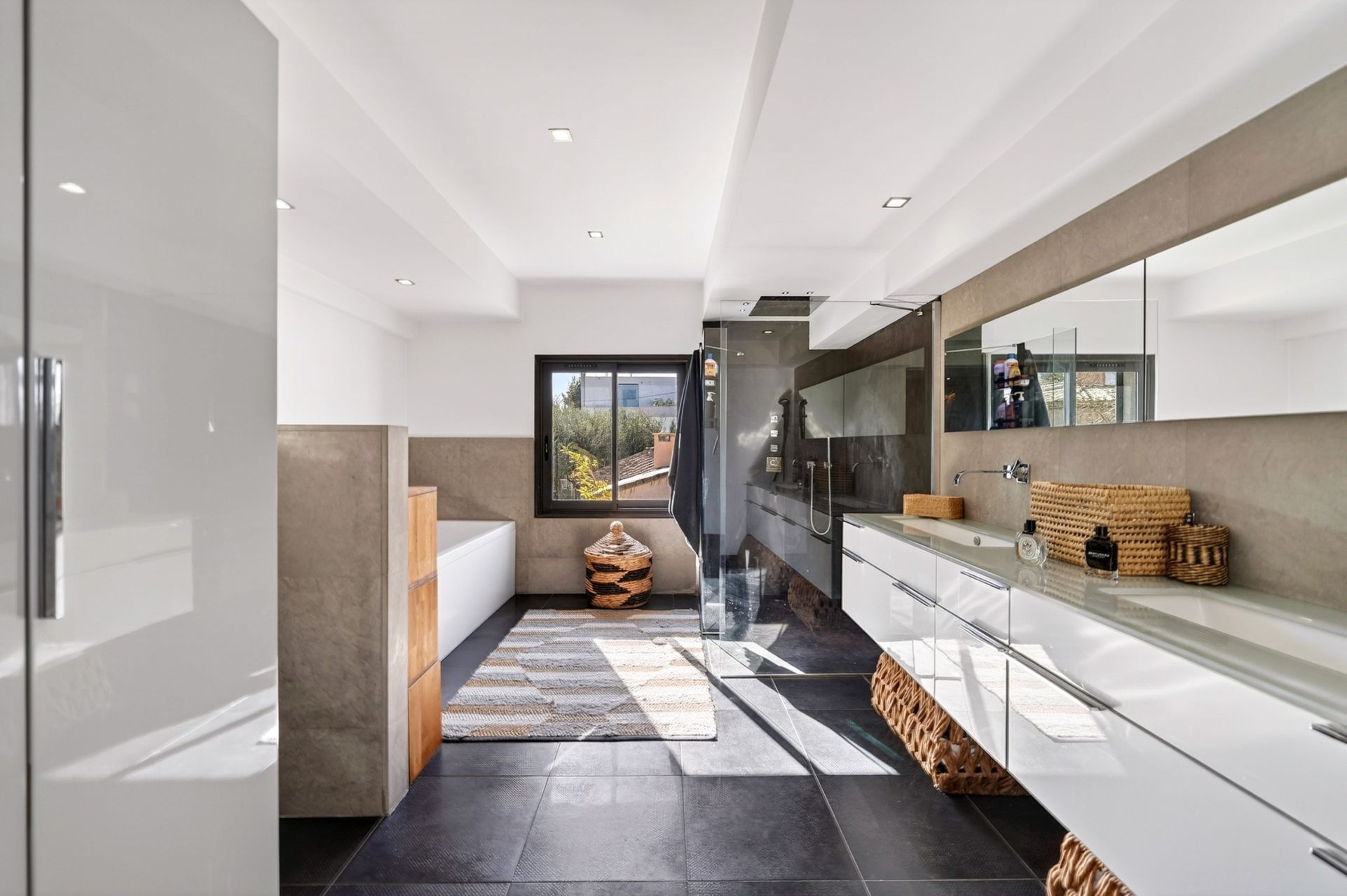 maison de luxe 6 Pièces en vente sur MARSEILLE (13008)