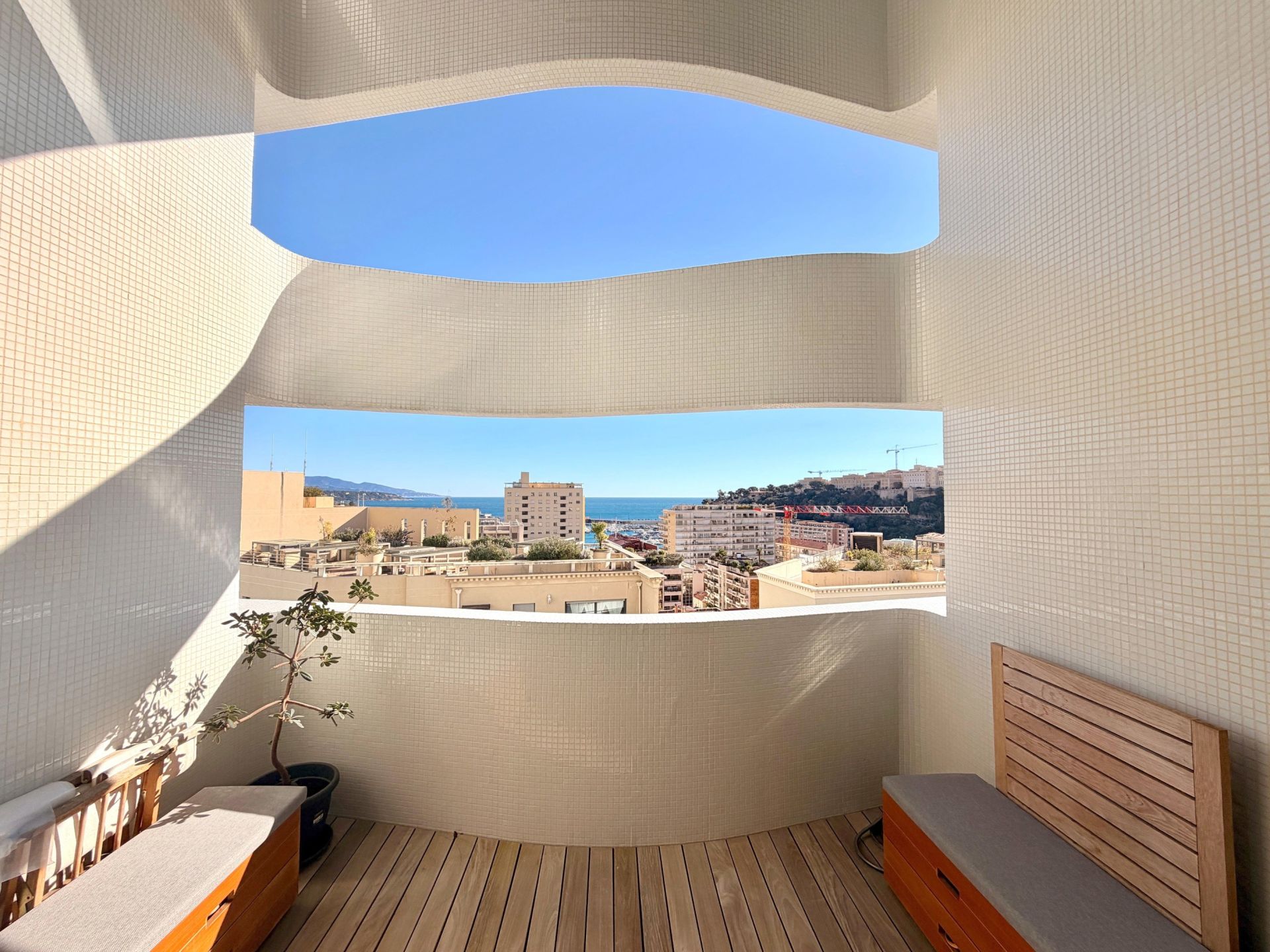 luxury duplex 4 Rooms for sale on MONACO (98000)