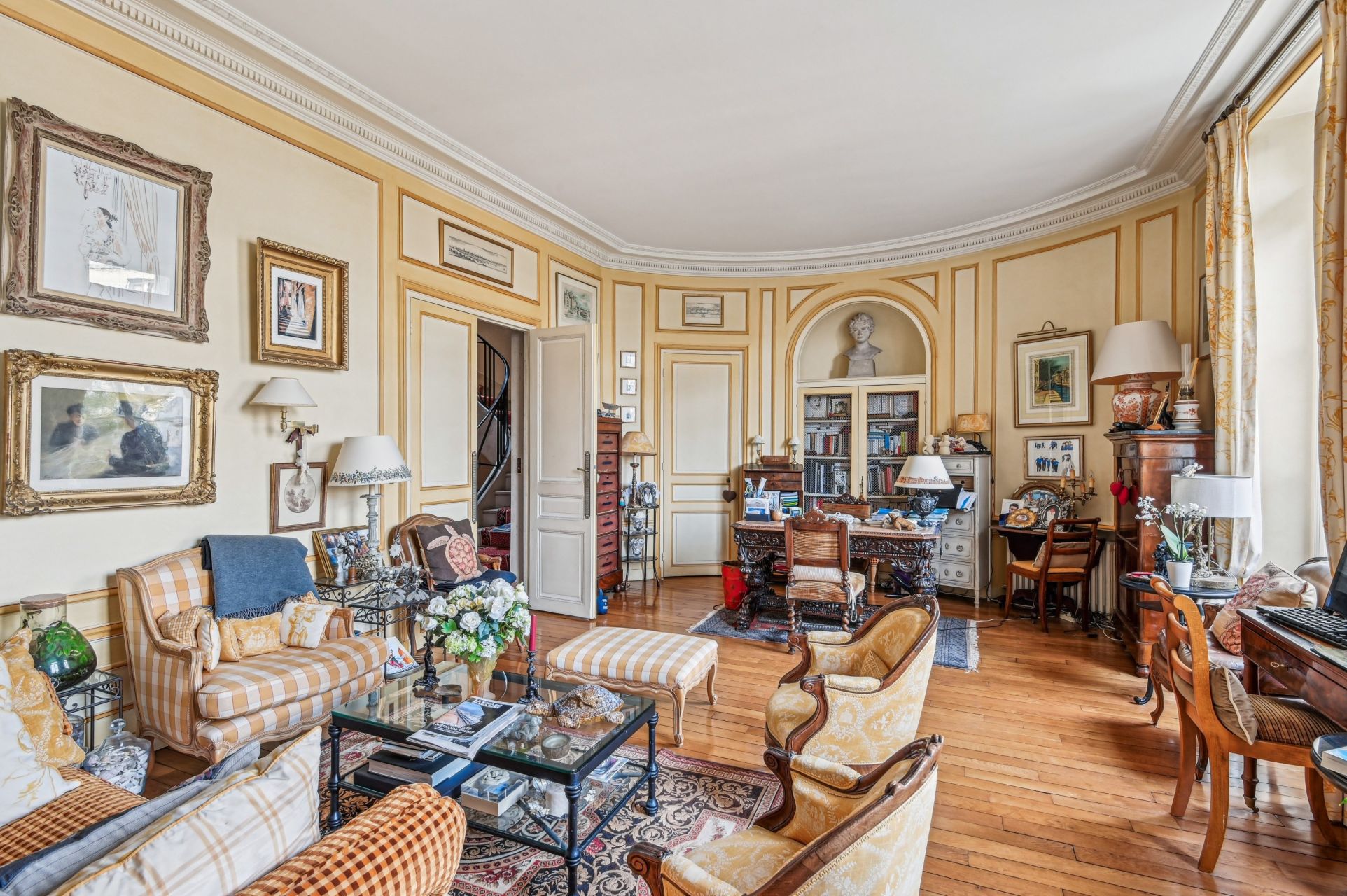 hôtel particulier 14 Pièces en vente sur PARIS (75016)