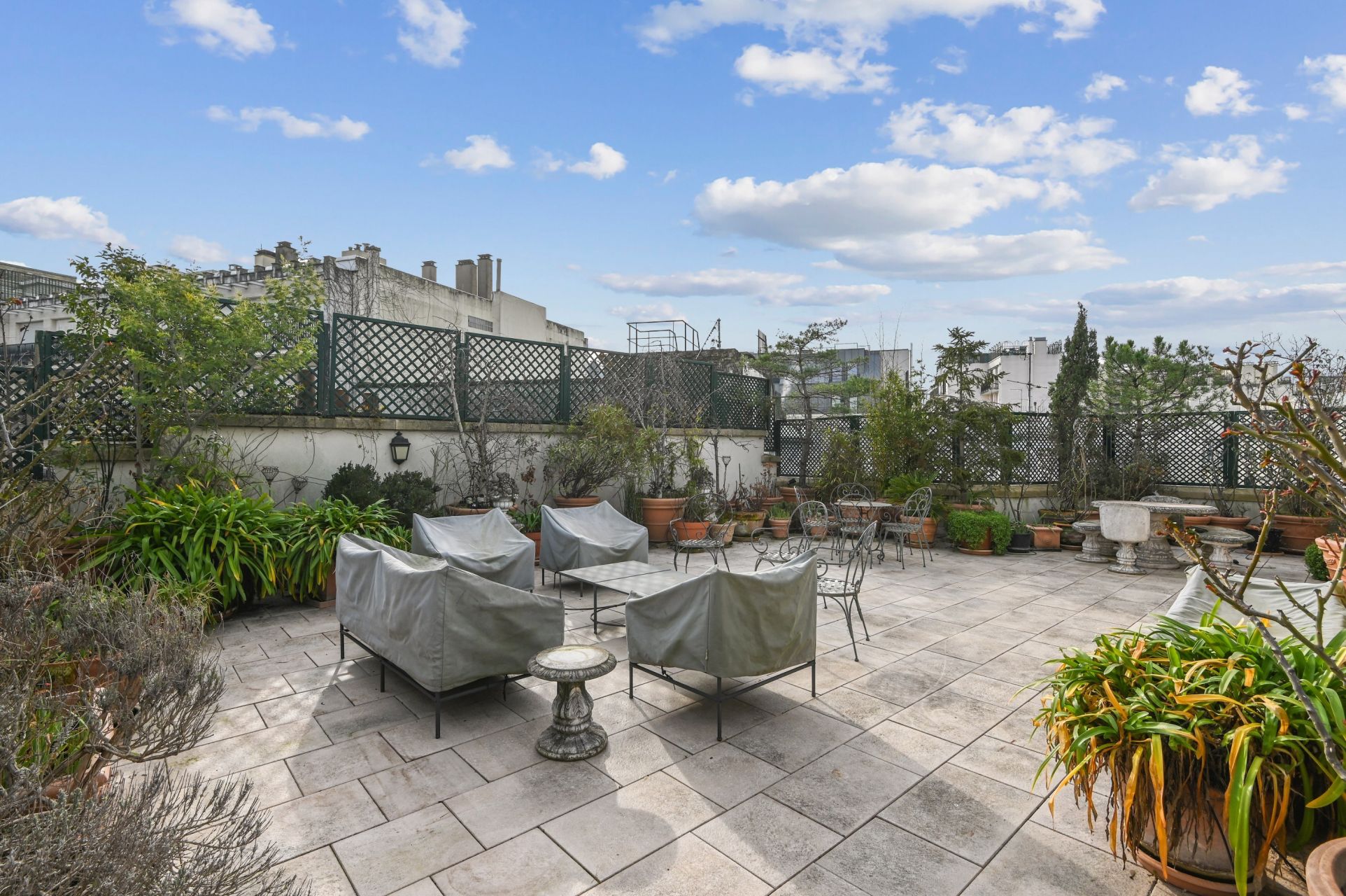 hôtel particulier 14 Pièces en vente sur PARIS (75016)