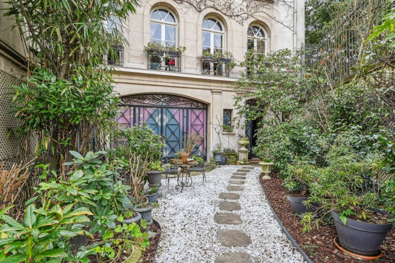 hôtel particulier 14 Pièces en vente sur PARIS (75016)