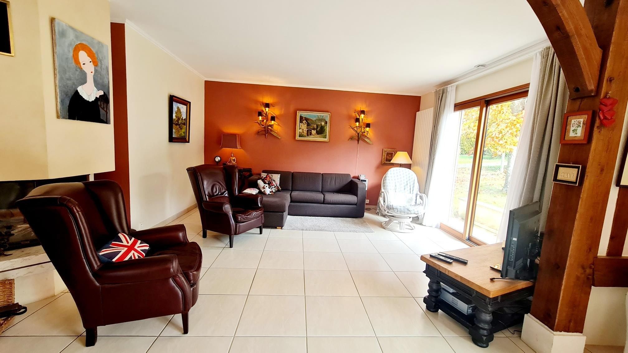 luxury house 8 Rooms for sale on PONT L EVEQUE (14130)