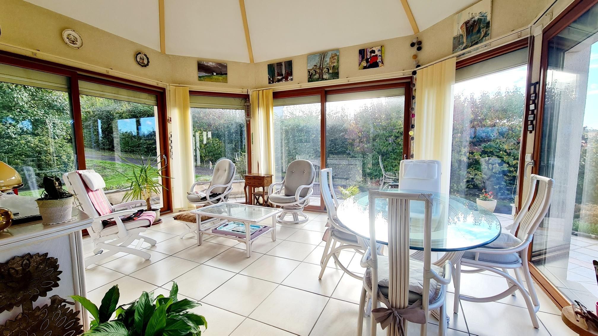 luxury house 8 Rooms for sale on PONT L EVEQUE (14130)