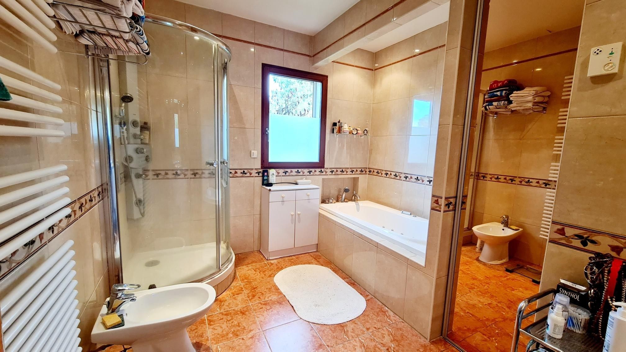 luxury house 8 Rooms for sale on PONT L EVEQUE (14130)