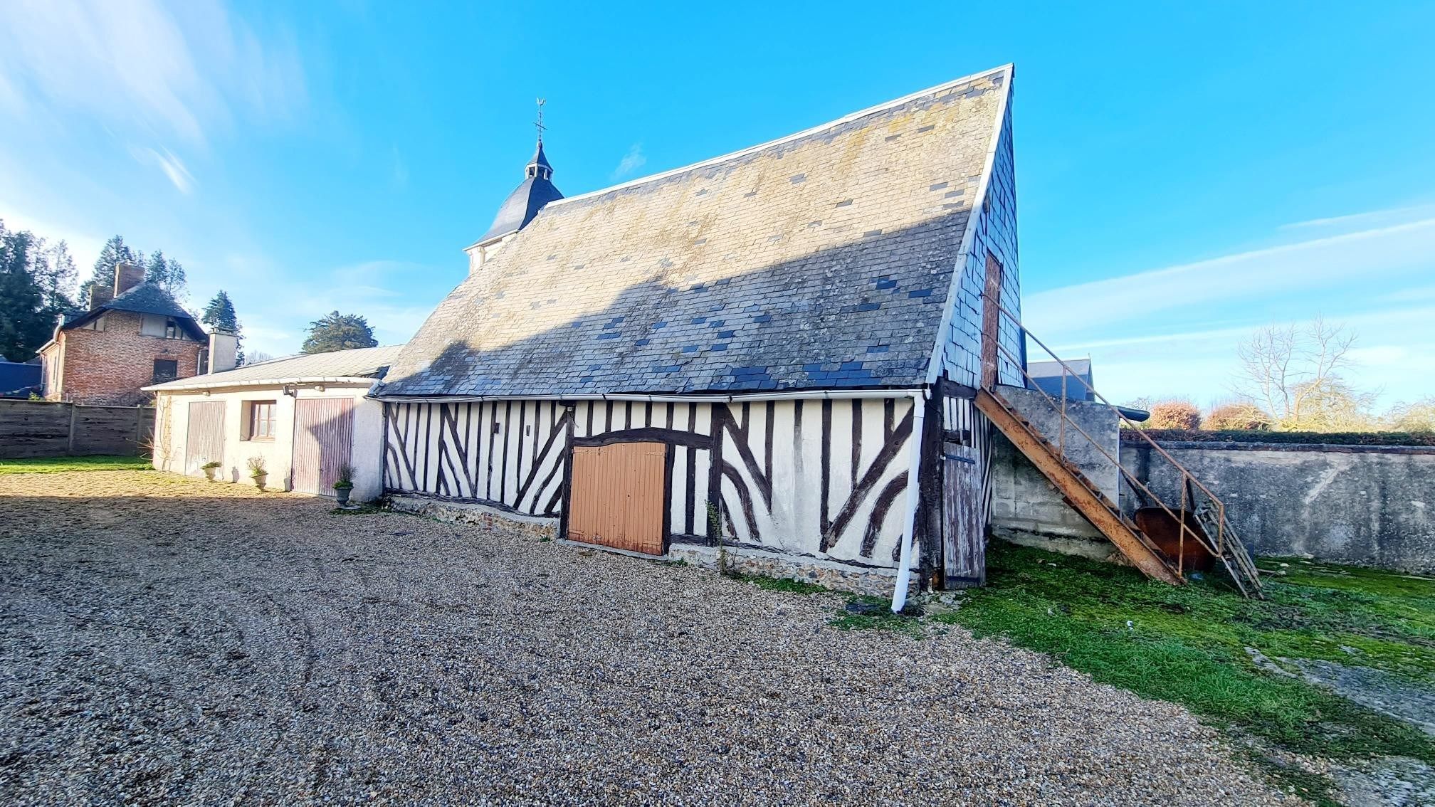 luxury house 8 Rooms for sale on PIENCOURT (27230)