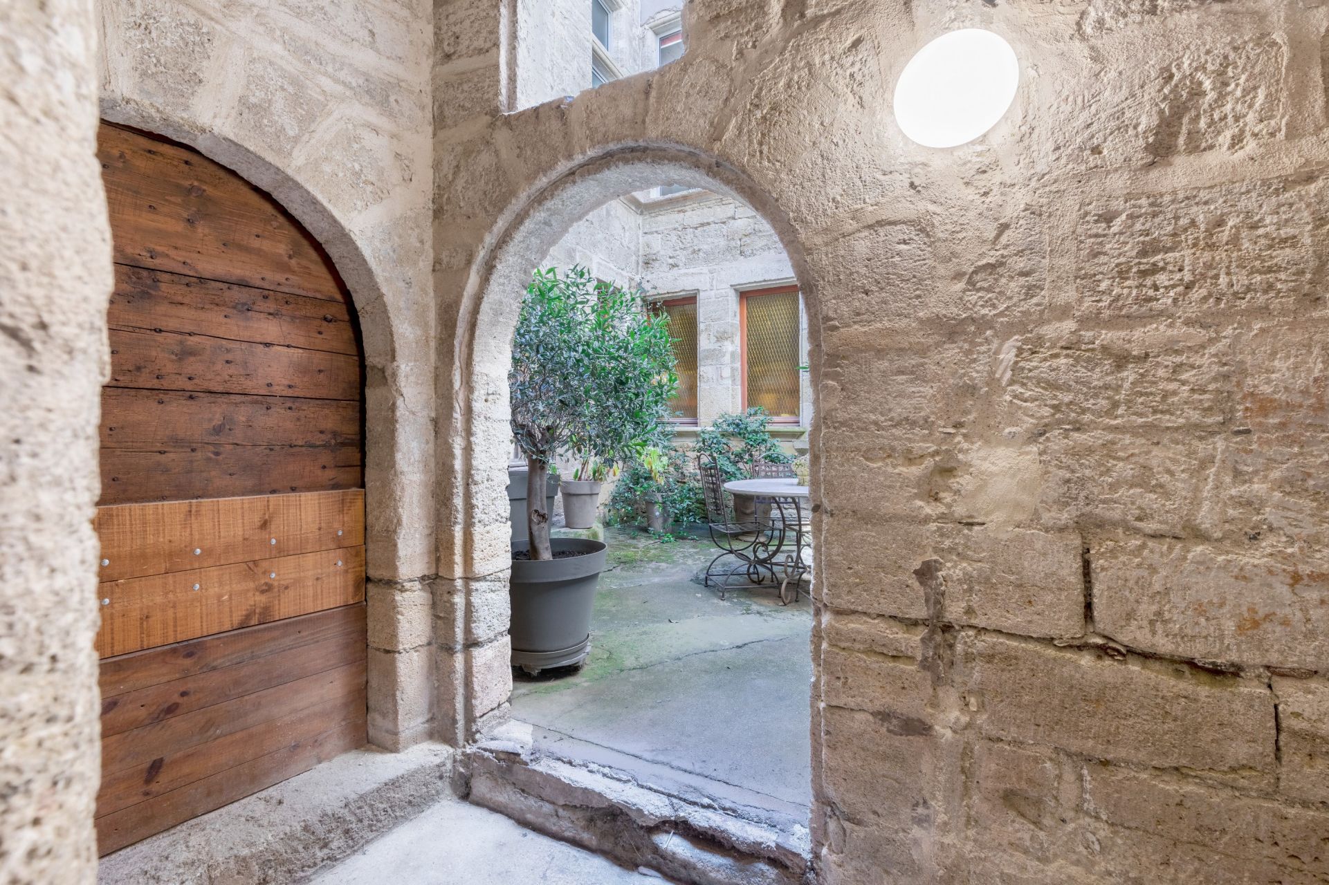 luxury apartment 6 Rooms for sale on PEZENAS (34120)