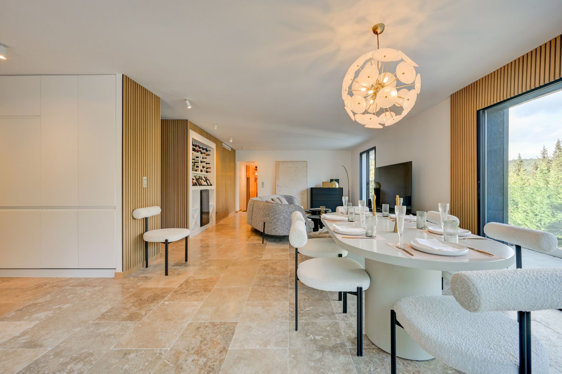 luxury house 8 Rooms for sale on CASSIS (13260)