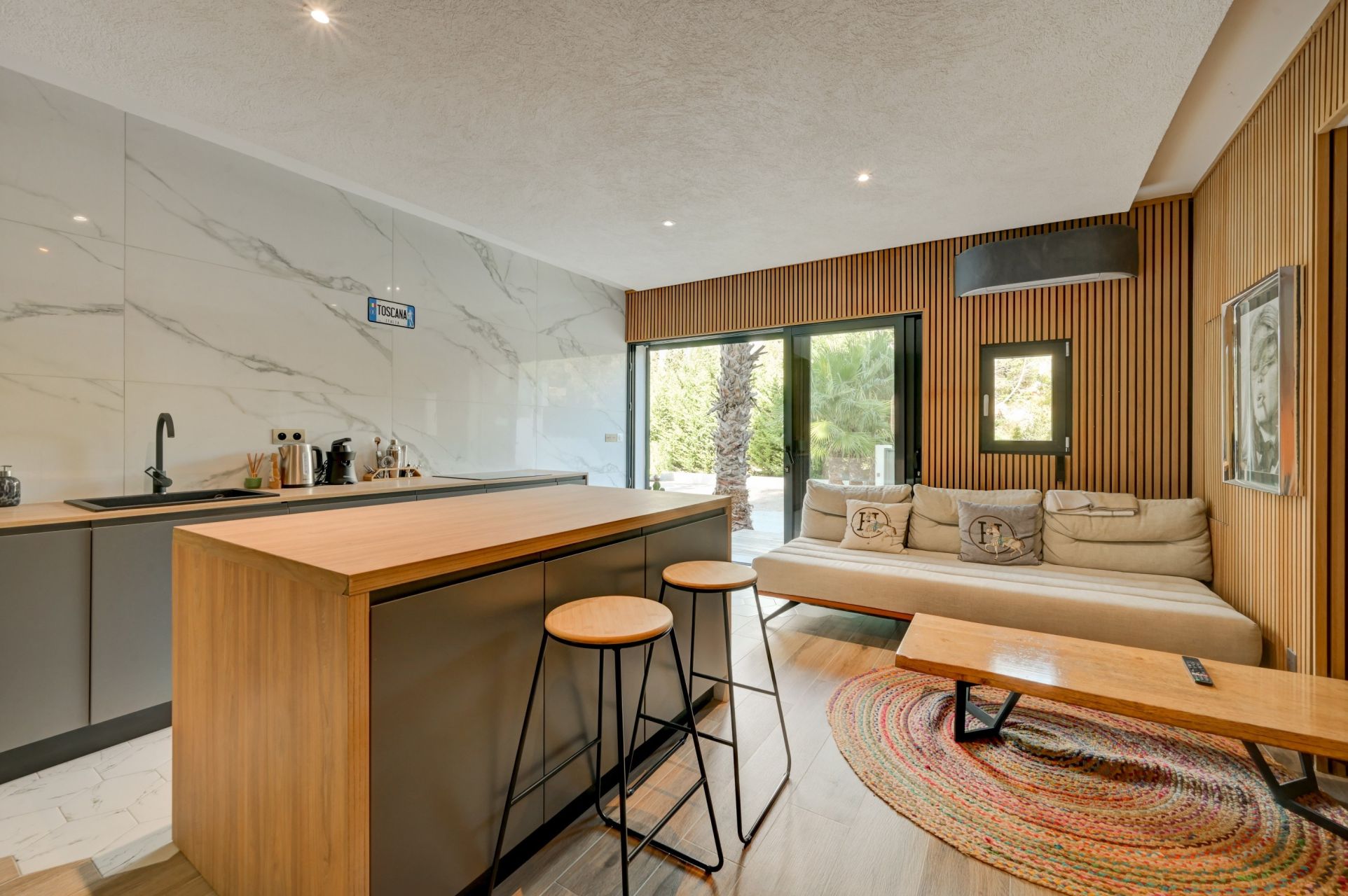 luxury house 8 Rooms for sale on CASSIS (13260)