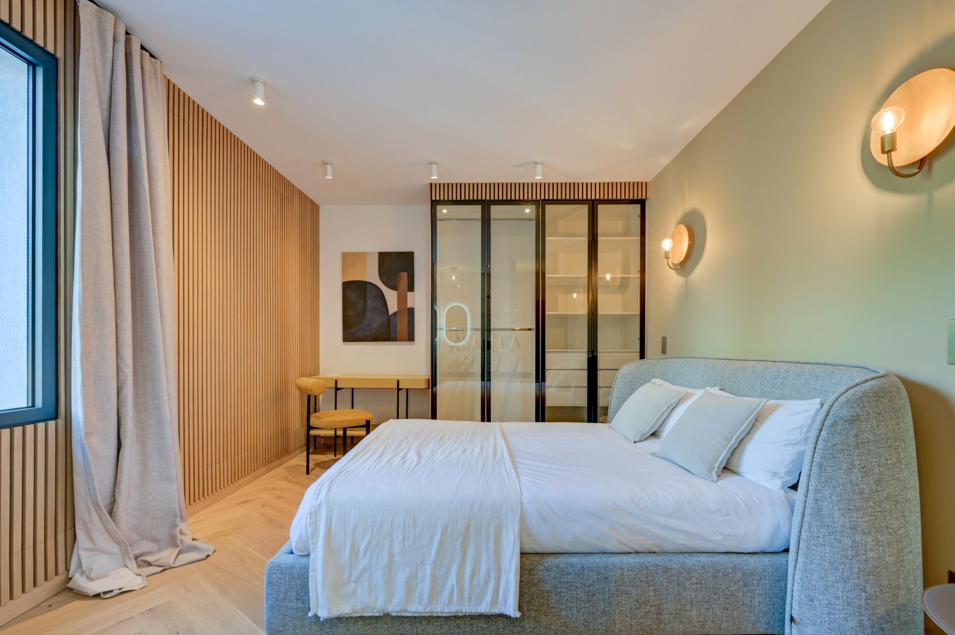 luxury house 8 Rooms for sale on CASSIS (13260)