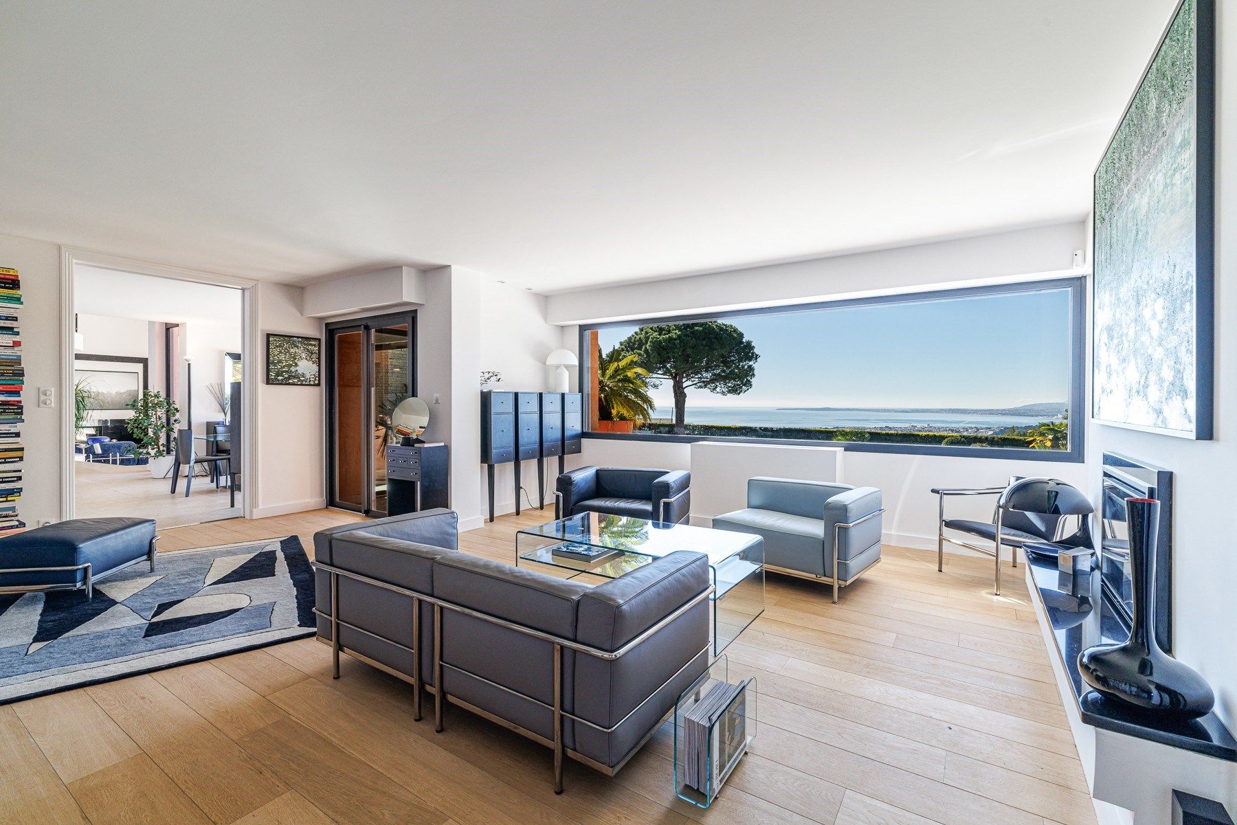 luxury villa 8 Rooms for sale on NICE (06000)