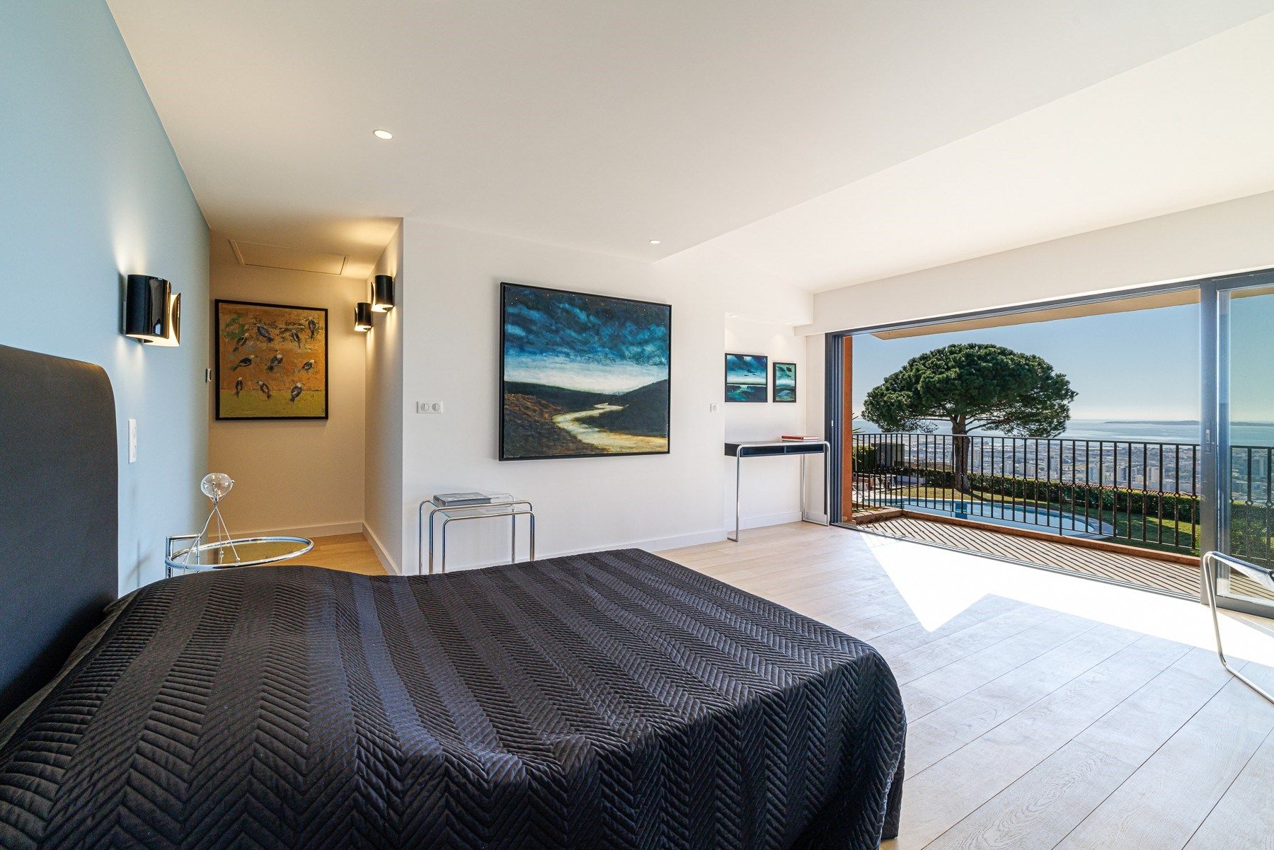 luxury villa 8 Rooms for sale on NICE (06000)
