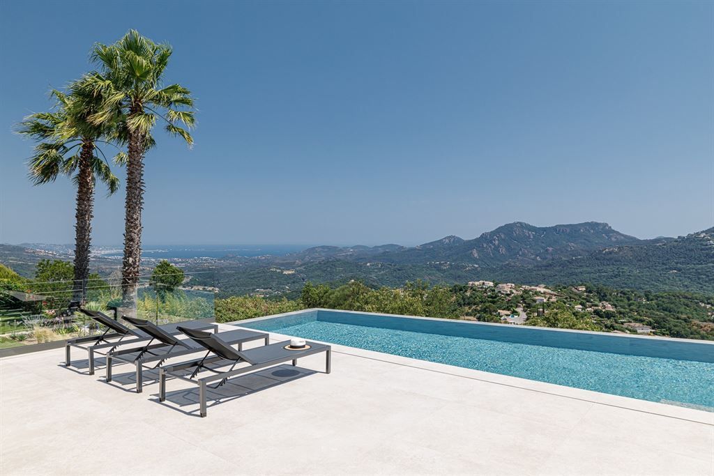 contemporary house 10 Rooms for sale on MANDELIEU LA NAPOULE (06210)