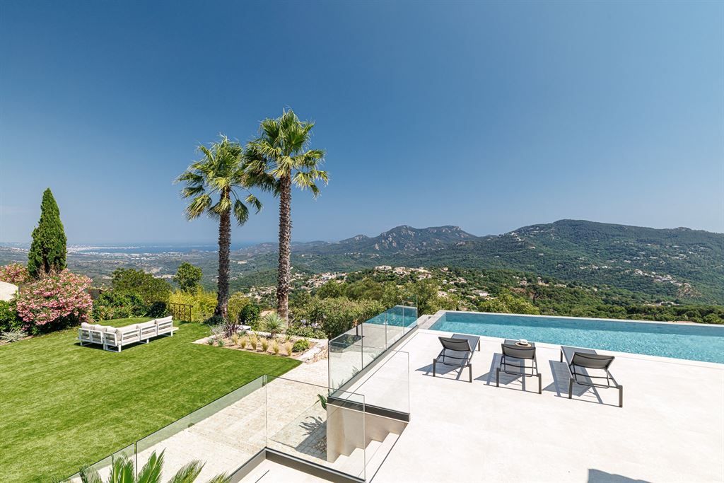 contemporary house 10 Rooms for sale on MANDELIEU LA NAPOULE (06210)