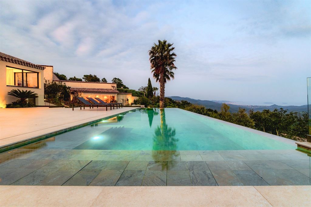 contemporary house 10 Rooms for sale on MANDELIEU LA NAPOULE (06210)