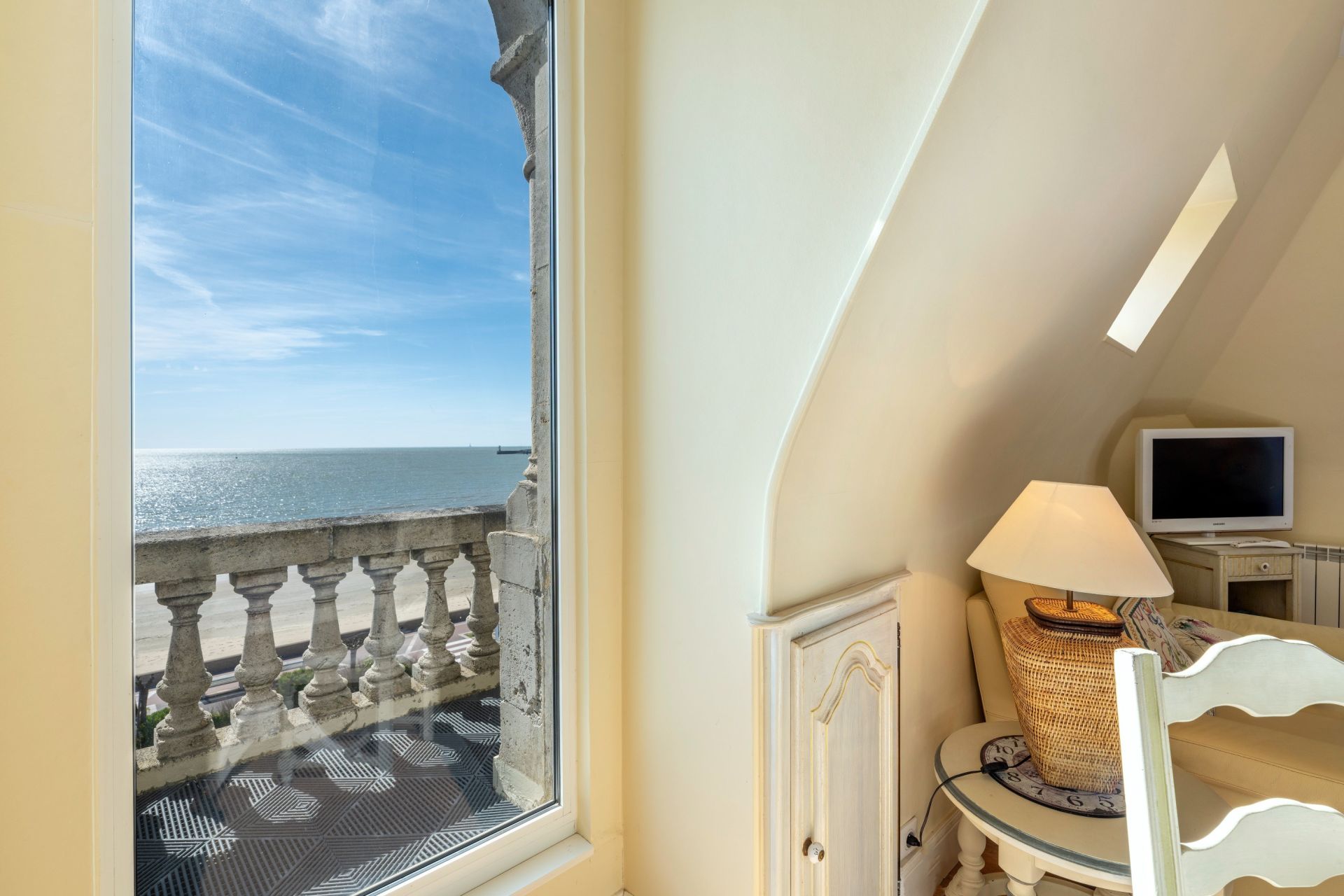 luxury apartment 3 Rooms for sale on ROYAN (17200)