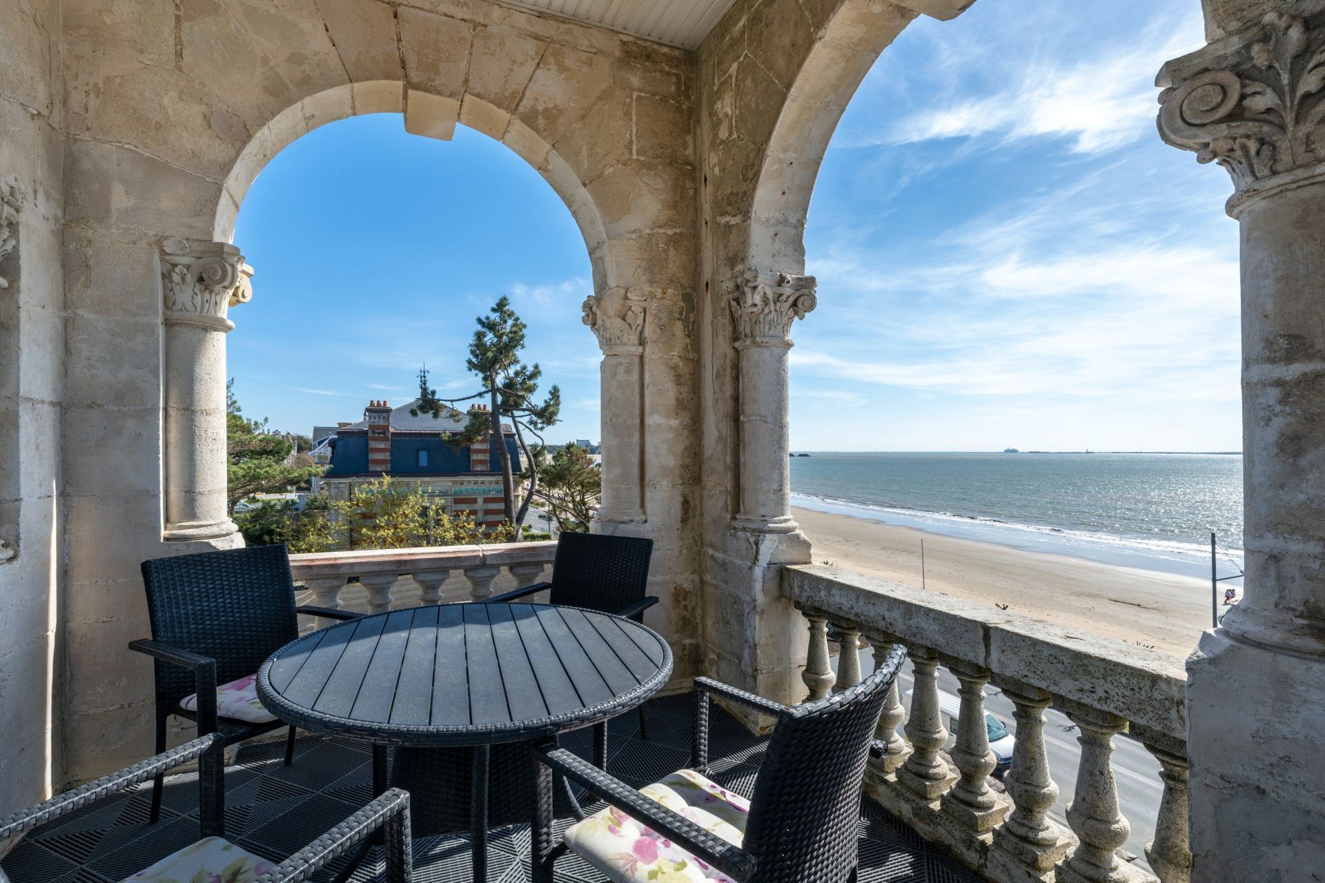 luxury apartment 3 Rooms for sale on ROYAN (17200)